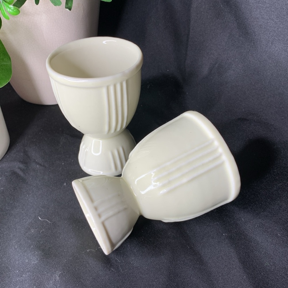 Vintage Art deco 1930โs Hankscraft cream colored double egg cups - Picture 3 of 10